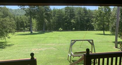 Little Cozy Cabin on Norris St just steps away from beautiful Norris Lake