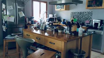 雪櫃、微波爐、焗爐、爐具