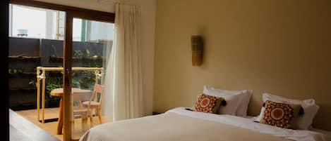 Suite | 1 bedroom, soundproofing, bed sheets