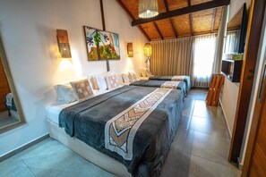 Quarto quádruplo luxo | 1 quarto, quartos à prova de som, roupa de cama