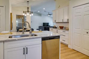 Fridge, microwave, stovetop, dishwasher - Heated Pool: Pet-Friendly Home in Cape Coral (Cape Coral)