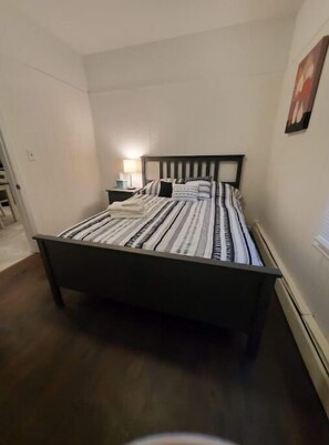 2 bedrooms, iron/ironing board, free WiFi, bed sheets - Newly Remodeled Cozy 2 Bedrooms Apartment in Providence, RI (Providence)