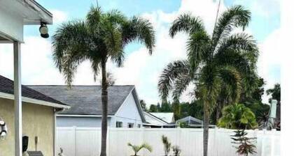 Luxury Tampa Home 10PPL / Pool / Grill / Airport