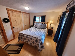 2 bedrooms, free WiFi, bed sheets - River Otter Cottage On The New River
Perfect for couples or family adventure (Warrensville)