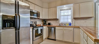 2 BR apt ニア Mtn トゥ シー ハイキング トレイル