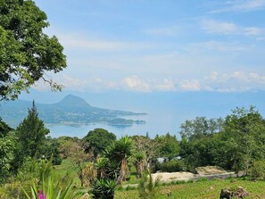 Klassieke tent | Donzen dekbedden, een laptopwerkplek, gratis wifi