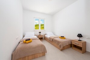 2 bedrooms, bed sheets