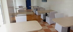 Se ofrece un desayuno continental (4.57 EUR por persona)