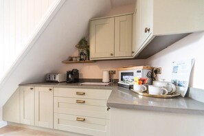 Fridge, microwave, oven, dishwasher - The Bell Chime - newly refurbished 3 bed house (Matlock)