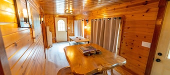 Quiet Private Cabin in the woods near fishing, hiking, skiing,ORV,snow trails