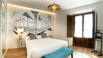 Exclusive Apartment | 2 bedrooms, individually decorated, desk, iron/ironing board