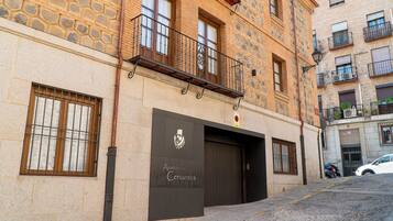 واجهة المنشأة