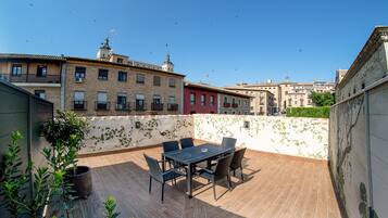 Exclusive Apartment | Terrace/patio