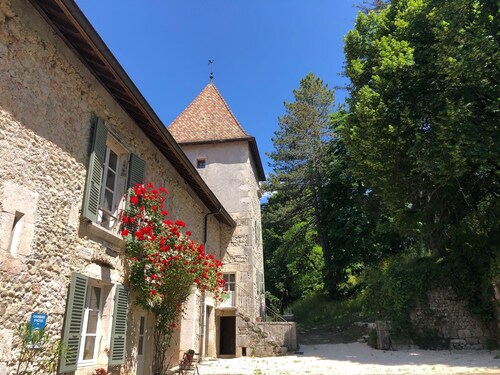 Château de Montanges Domaine du Très-haut, Piscine et Spa, Mariages/séminaires