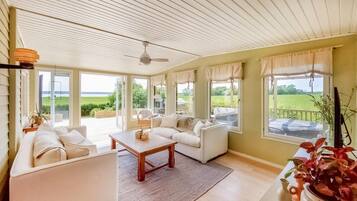 TV connectée, cheminée