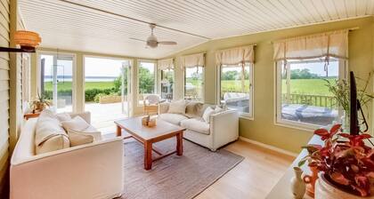 Awesome home in Harlösa with lake view