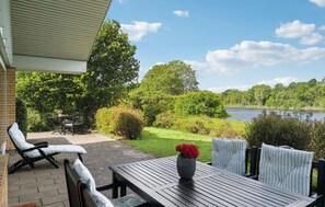 Outdoor dining - Cozy home in Nivå with kitchen (Nivå)