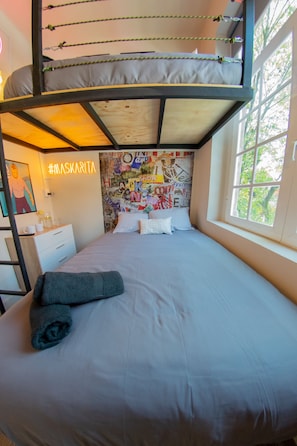 Maskarita | 1 Schlafzimmer, hochwertige Bettwaren, Daunenbettdecken