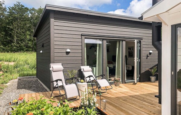 Terrace/patio - Cozy home in Tvååker with kitchen (Tvååker)