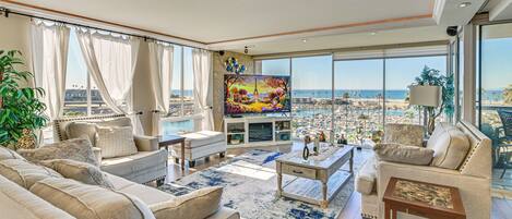 Televisio, takka, työhuone