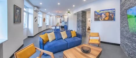 Téléviseur connecté, foyer, Netflix, services de diffusion en continu