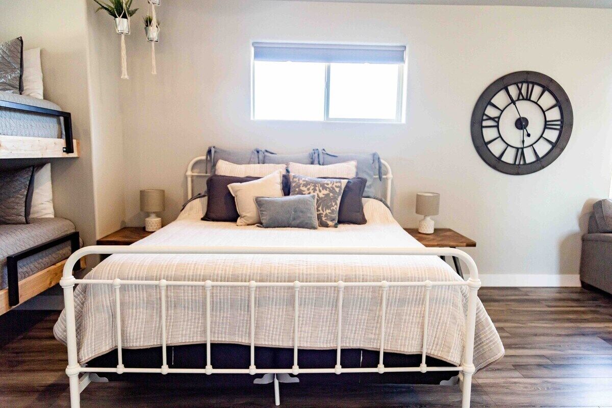 1 soverom, strykejern/-brett, wi-fi (inkludert) og sengetøy