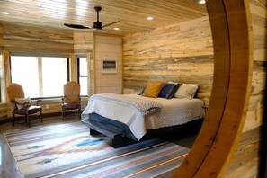 6 bedrooms, iron/ironing board, travel cot, free WiFi