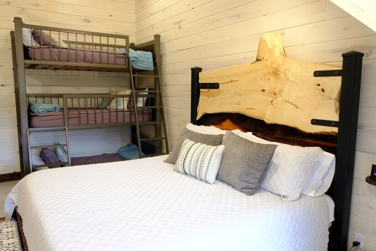 6 soverom, strykejern/-brett, reiseseng for barn og wi-fi (inkludert)