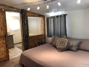 2 slaapkamers, een strijkplank/strijkijzer, gratis wifi, beddengoed