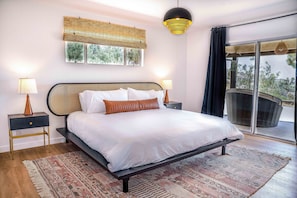 2 bedrooms, travel crib, free WiFi, bed sheets