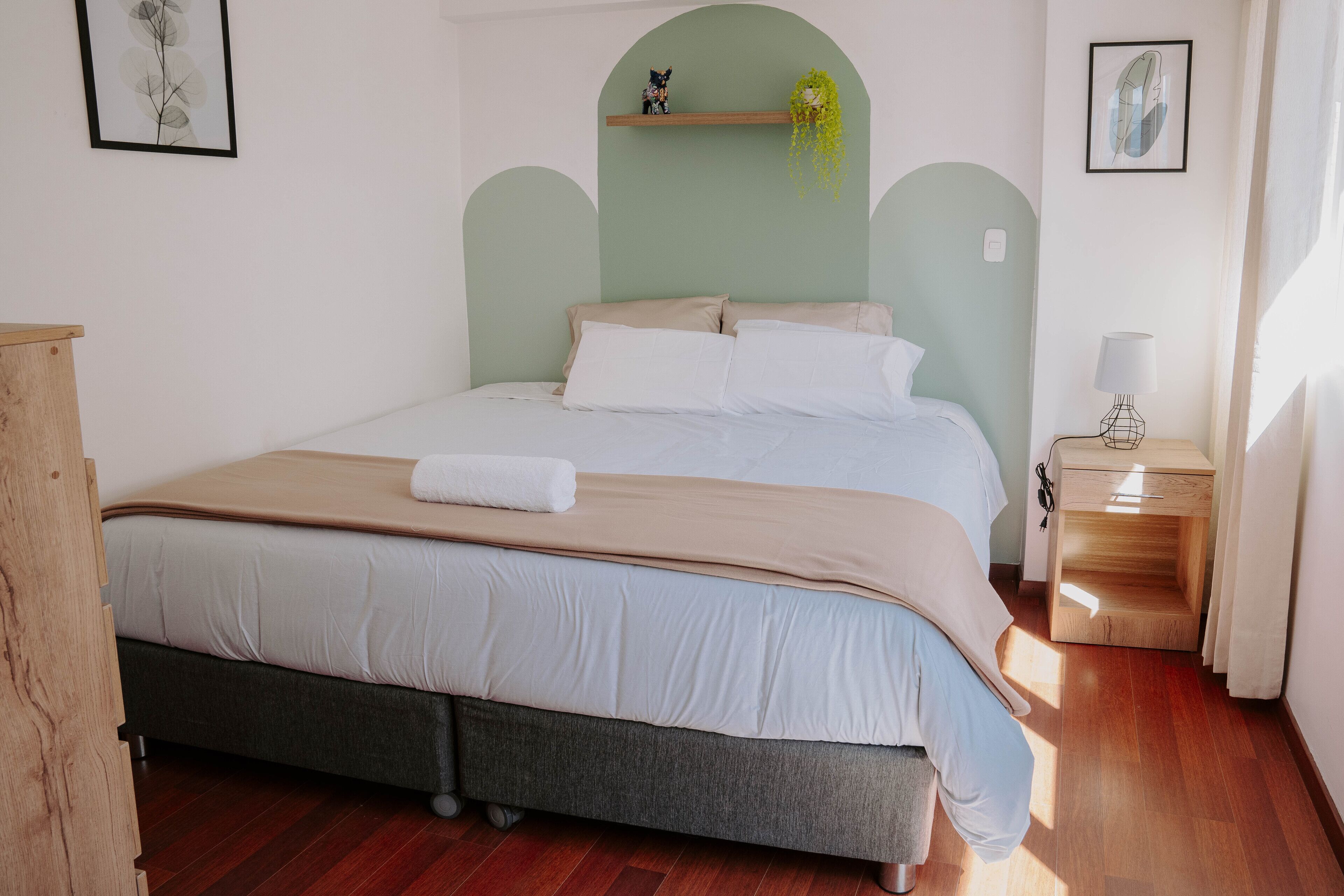 2 chambres, fer et planche à repasser, Wi-Fi, draps fournis