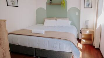 2 bedrooms, iron/ironing board, WiFi, bed sheets