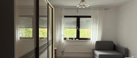 1 chambre, fer et planche Ă repasser, Wi-Fi gratuit, draps fournis