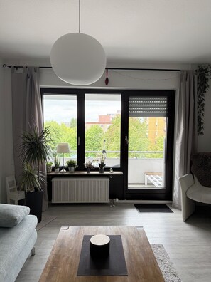 Fernseher, Stereoanlage