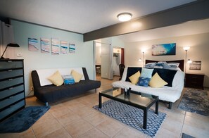 1 bedroom, desk, iron/ironing board, free WiFi - Encinitas - The Leucadia Beach Grotto - Pet-Friendly & Steps to Everything! (Encinitas)