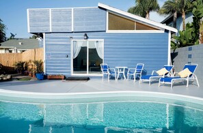 Outdoor pool - Encinitas - The Leucadia Beach Grotto - Pet-Friendly & Steps to Everything! (Encinitas)