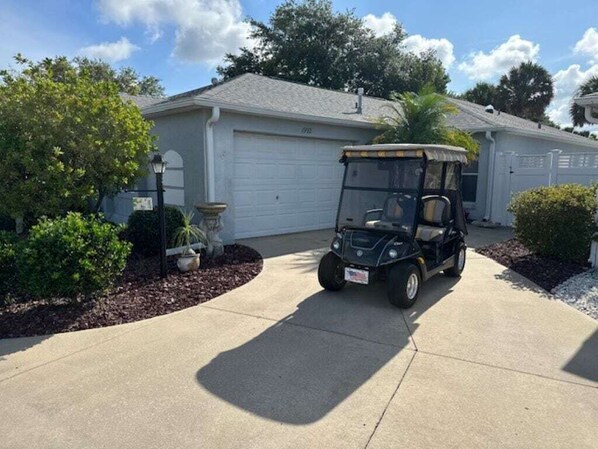 Property grounds - 2 bdr/2 bth Courtyard Villa in The Villages w/ Cart Lake Sumter Spanish Springs (The Villages)