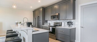 Beach & Wine Retreat: Close to Lake Michigan Dunes