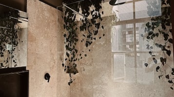 Ocre | Bathroom