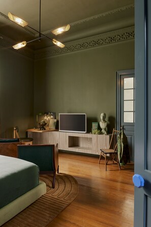 Premium bedding, down duvets, in-room safe, individually furnished - Maison Celeste (Mexico City)