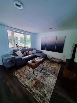 TV, stereo - Pet friendly minutes to beach! (Middle Township)