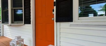 Pet friendly minutes to beach!