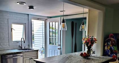 Pet friendly minutes to beach!