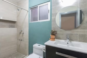 Dusche, Handtücher, Seife, Shampoo