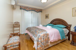 6 chambres, fer et planche à repasser, accès Internet, draps fournis