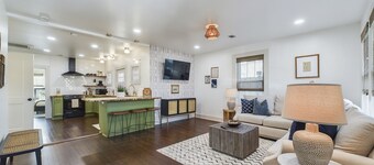 Buchanan Bungalow - Eclectic Mid-Mod Design DT 