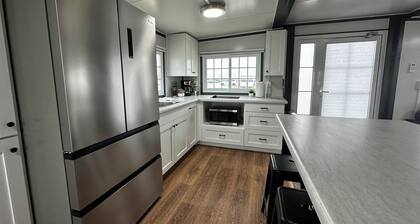 Cozy Space, Expansive Feel: Very open BoxHouse, Monahans, TX