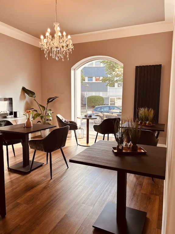 The Dining Room — photograph 6