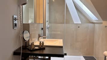 Deluxe Suite, Private Bathroom, City View