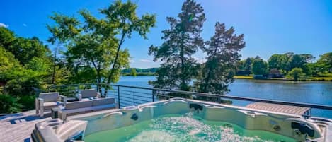 Bain à remous extérieur